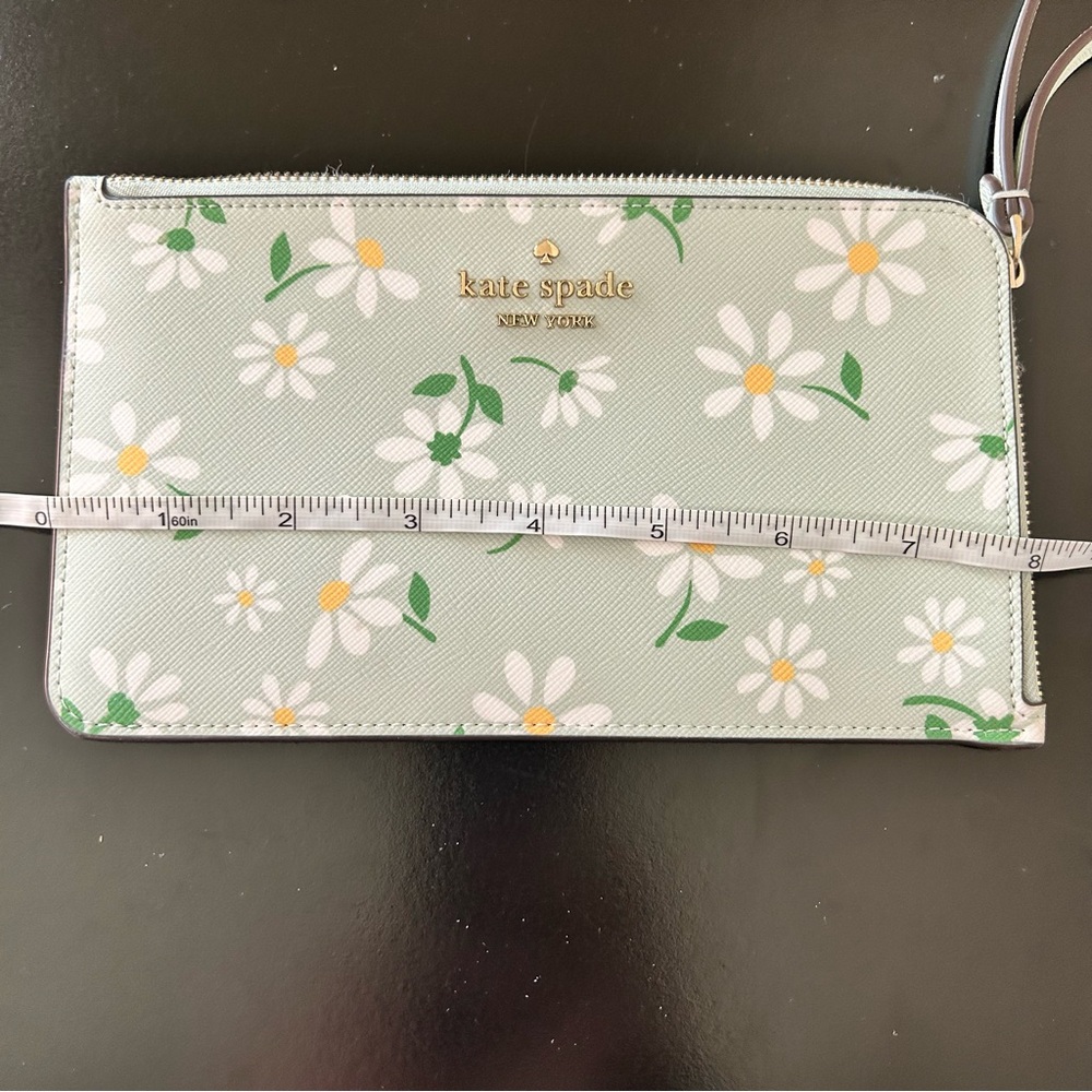 Kate Spade Lucy Day Tripper Daisy Medium L-Zip Wristlet - Picture 12 of 16